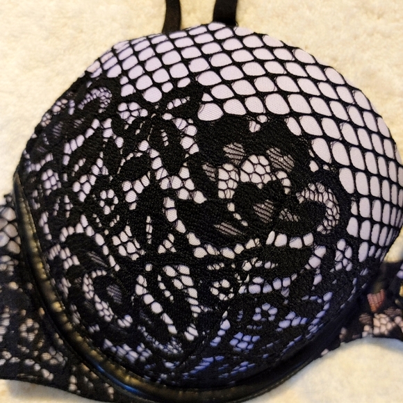 Victoria's Secret Push-up Padded Bra Size 34C - Picture 2 of 8